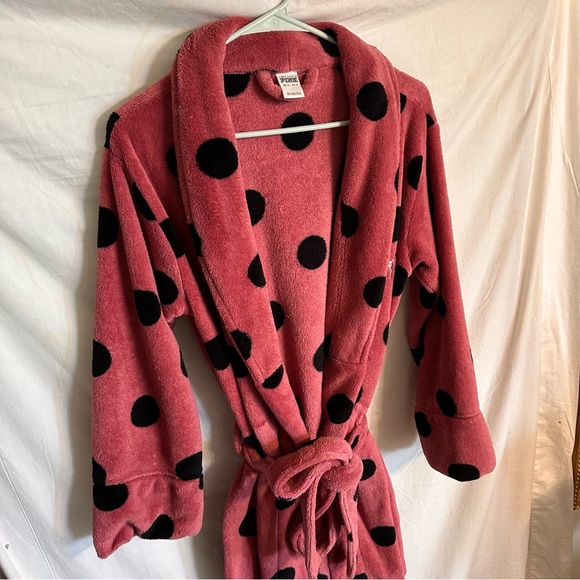 PINK Bathrobe. - Picture 3 of 9